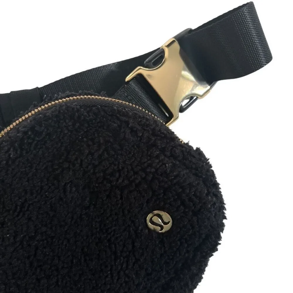 Lululemon‎ Everywhere Belt Bag 1L *Fleece
